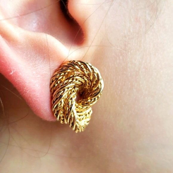 Vintage Designer Grosse (Dior) Germany 14k Gold Triple Braided Not Clip Earrings - Picture 6 of 11